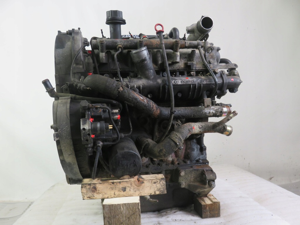 Moteur F1AE0481C — vue 1