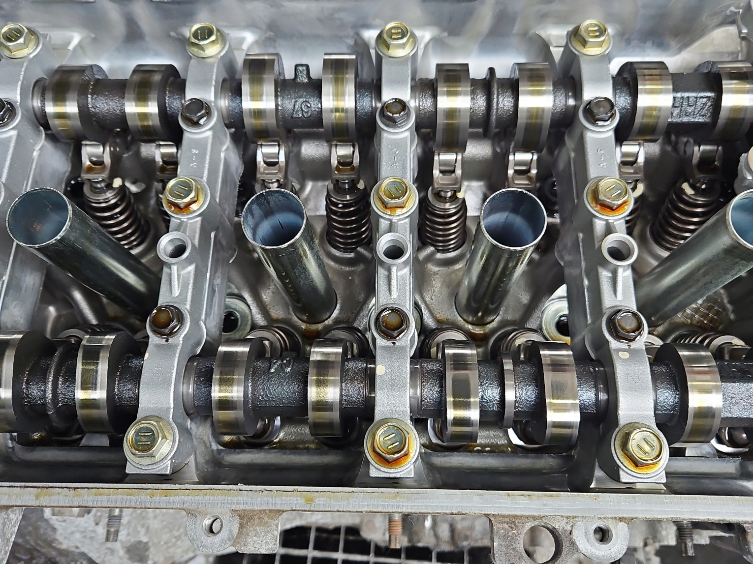 Moteur 2ZR-FXE — vue 6