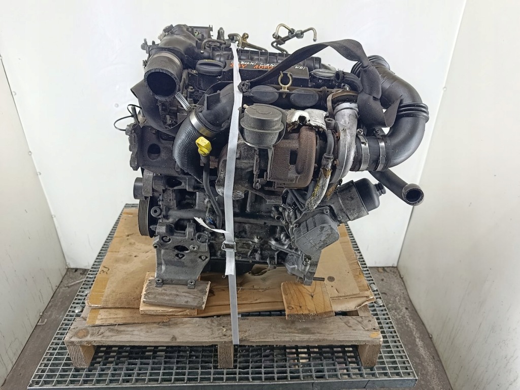Moteur 8HY — vue 1