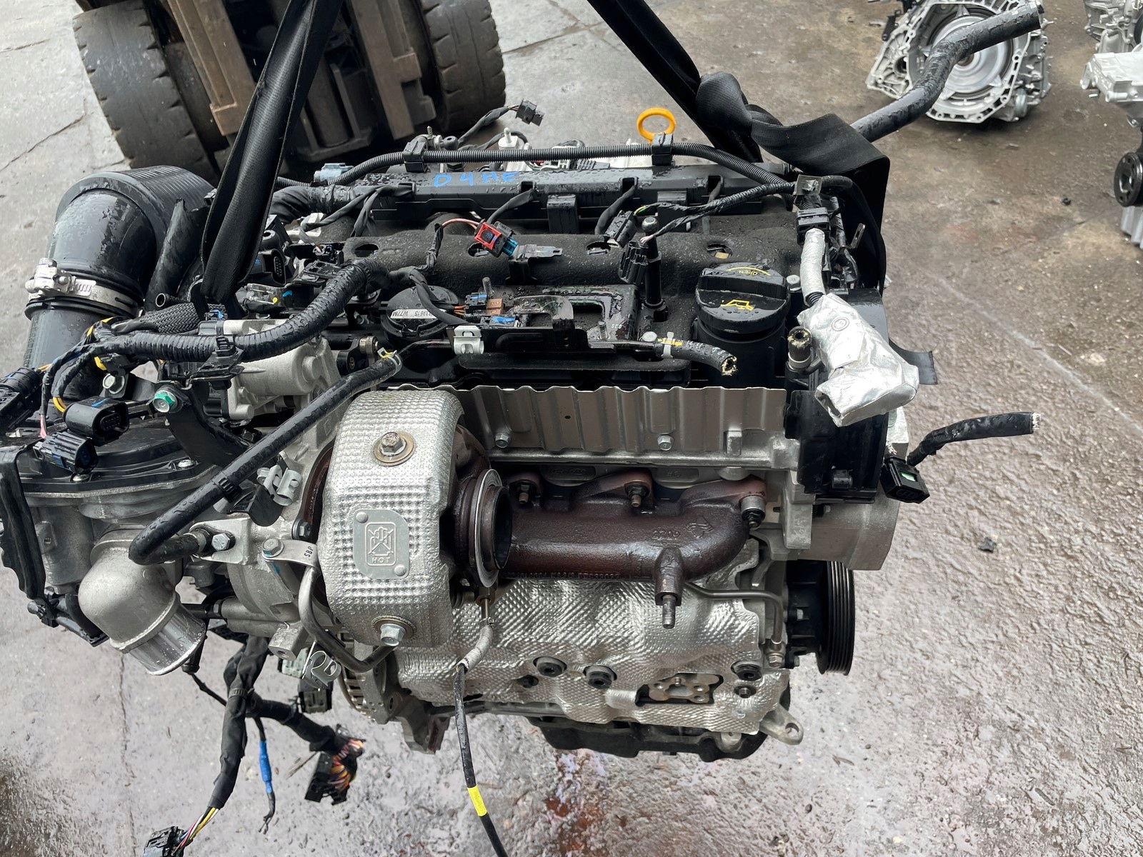 Moteur D4HE — vue 5