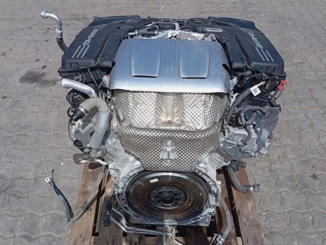 Moteur M 177.980 — vue 2