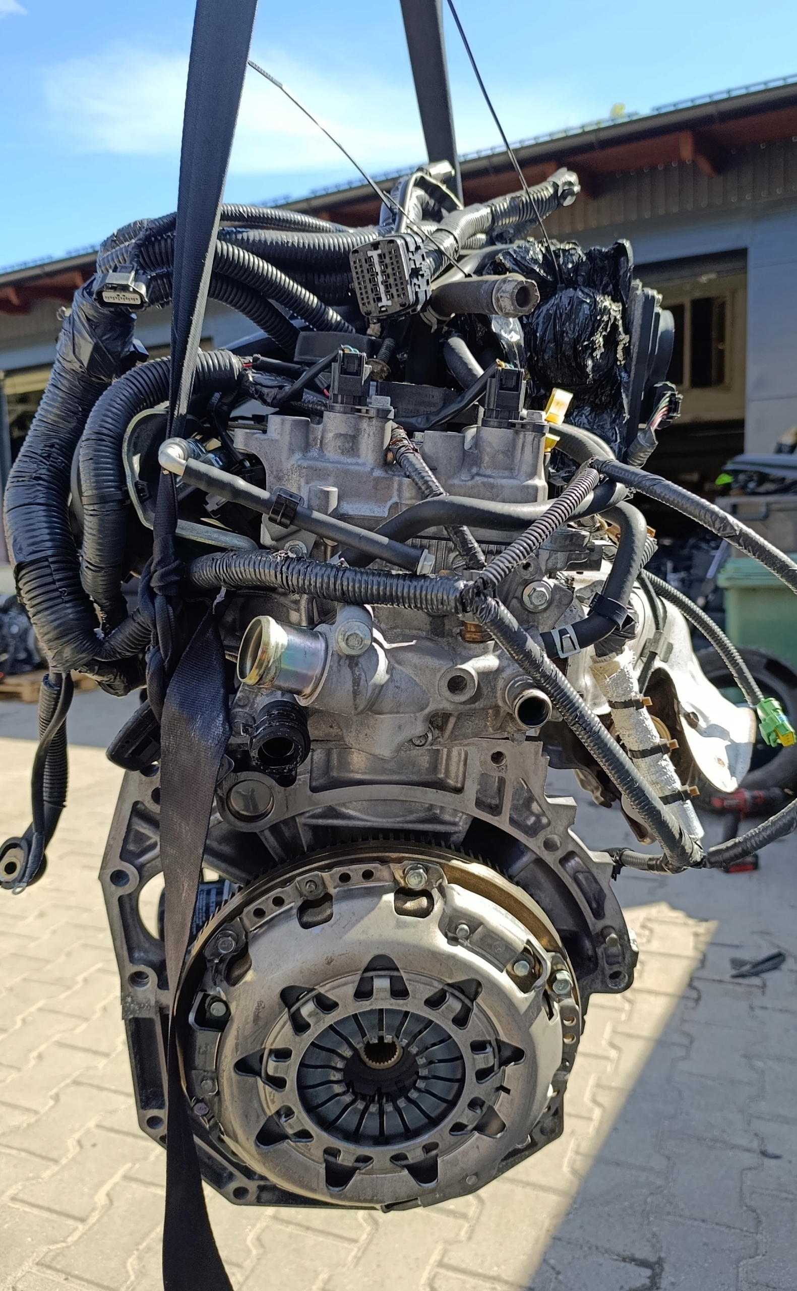 Moteur HR16DE — vue 2