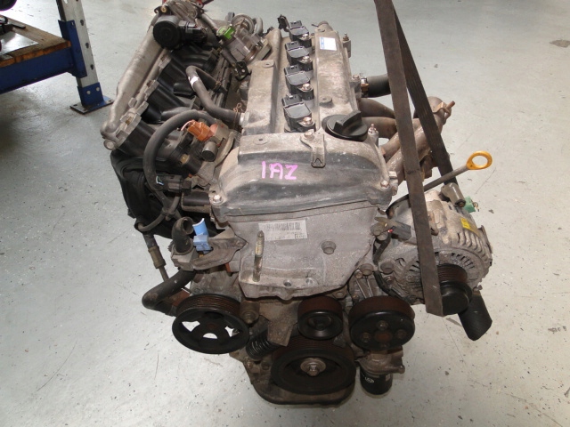 Moteur 1AZ-FSE — vue 1