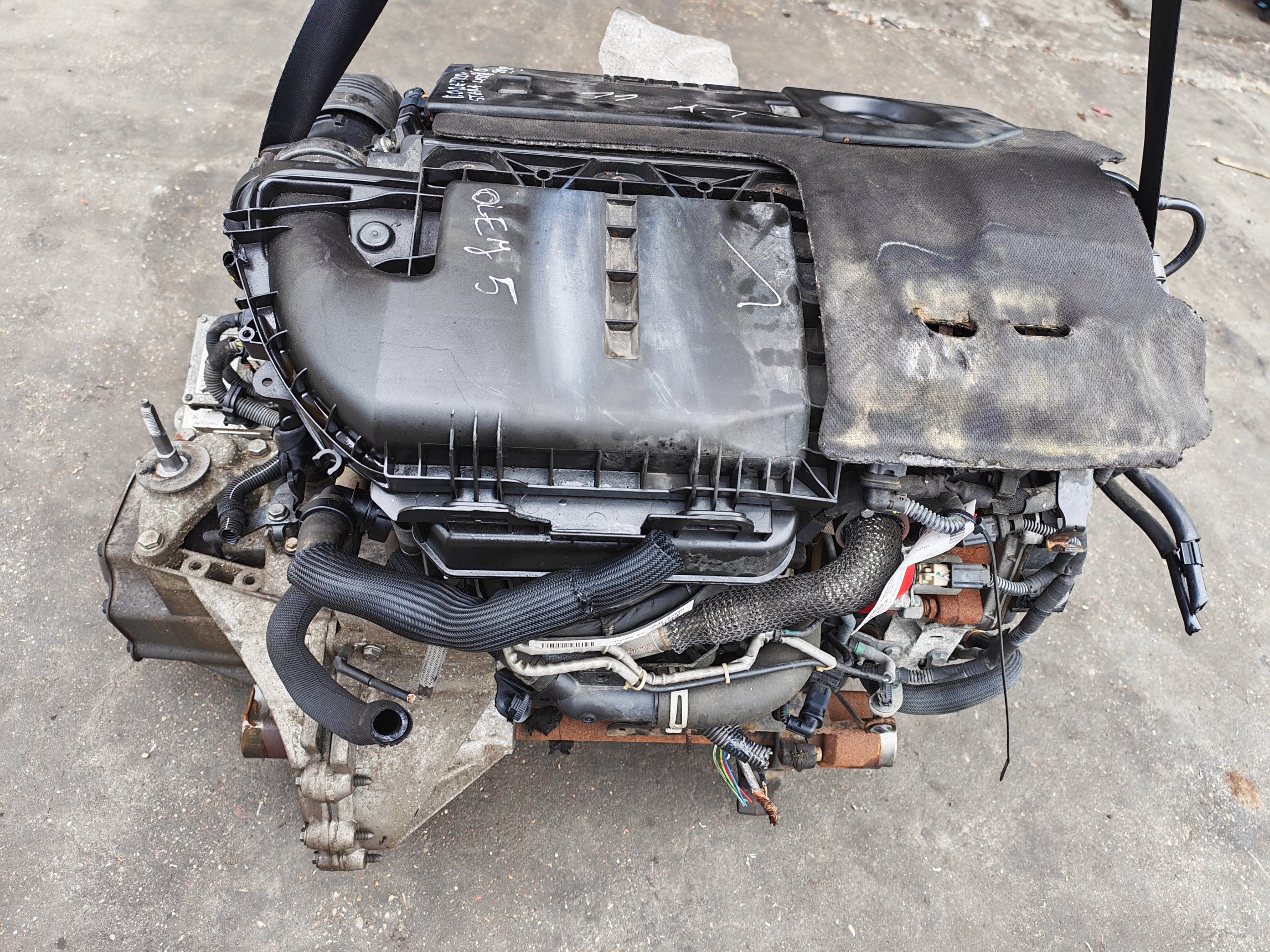 Moteur 9HC (DV6C) — vue 1