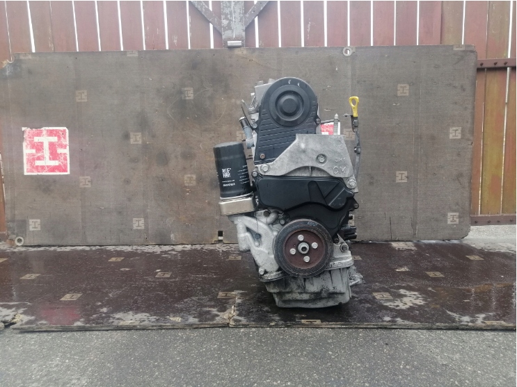 Moteur D4EB — vue 3