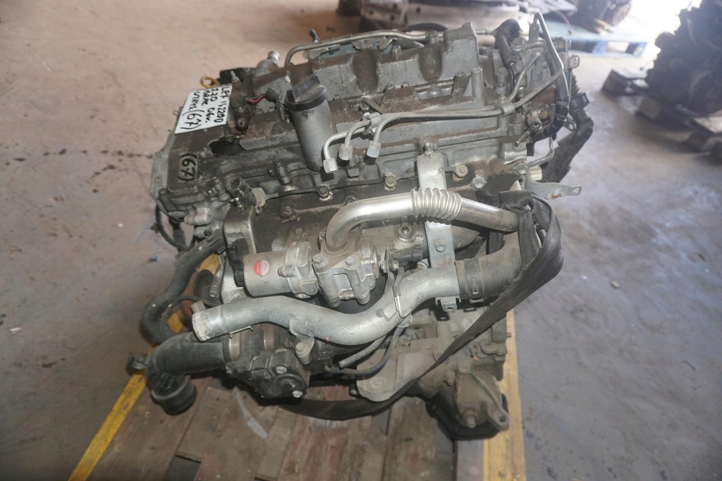 Moteur 2AD-FTV — vue 1