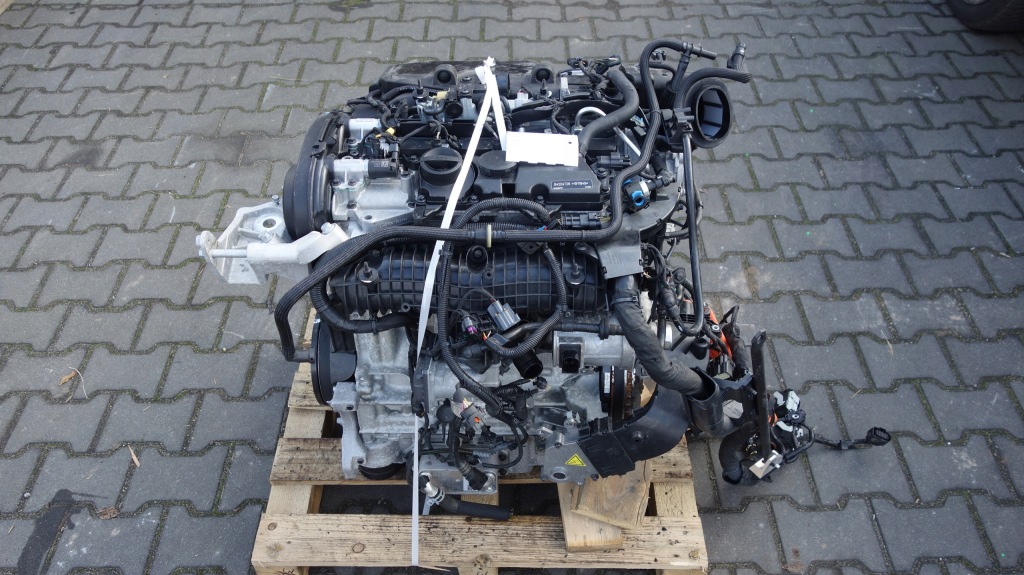 Moteur B 4204 T28 — vue 1