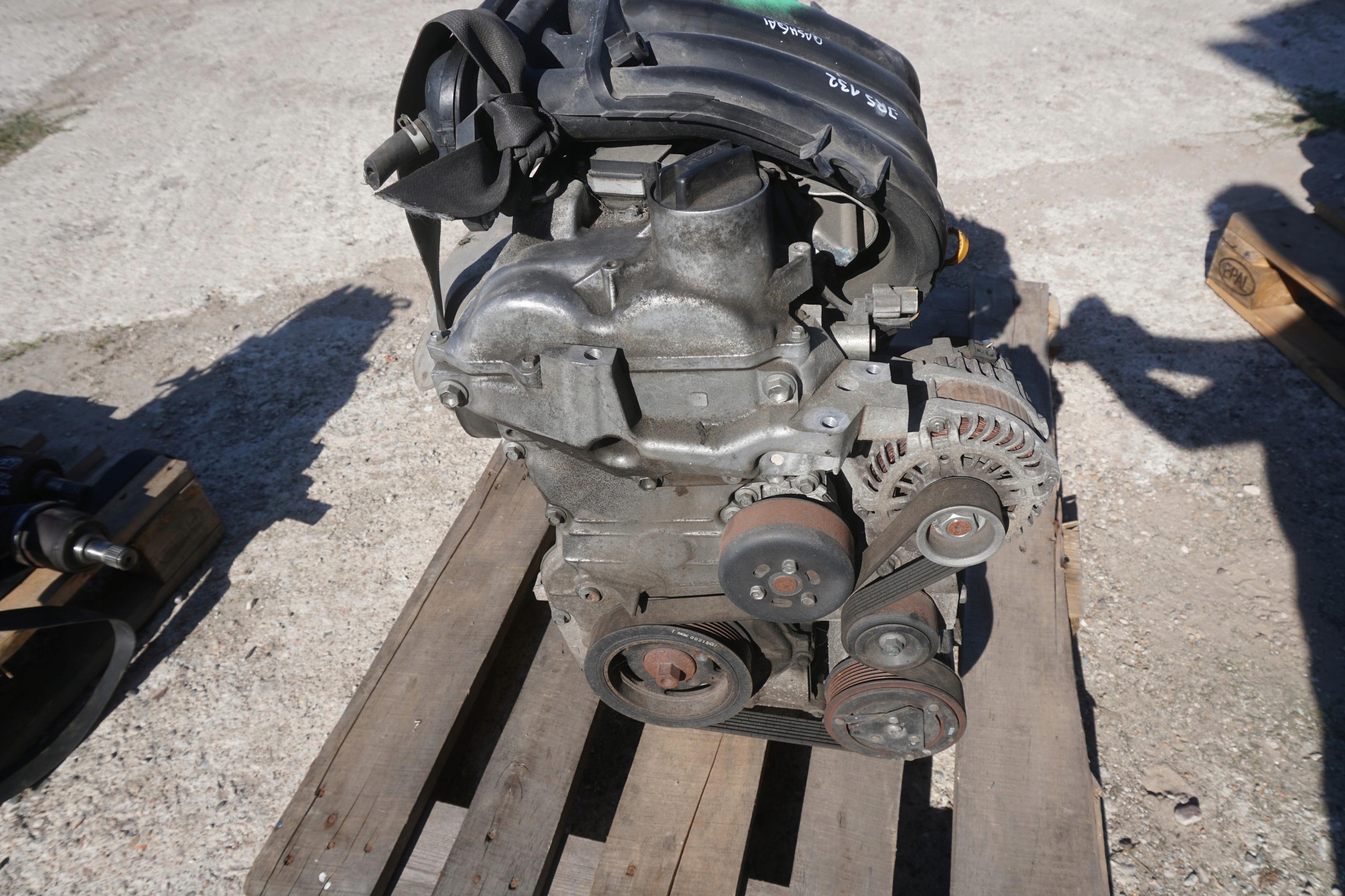 Moteur HR16DE — vue 2