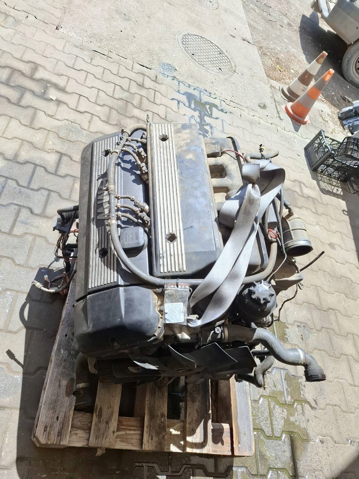 Moteur M54 B25 (256S5) — vue 1