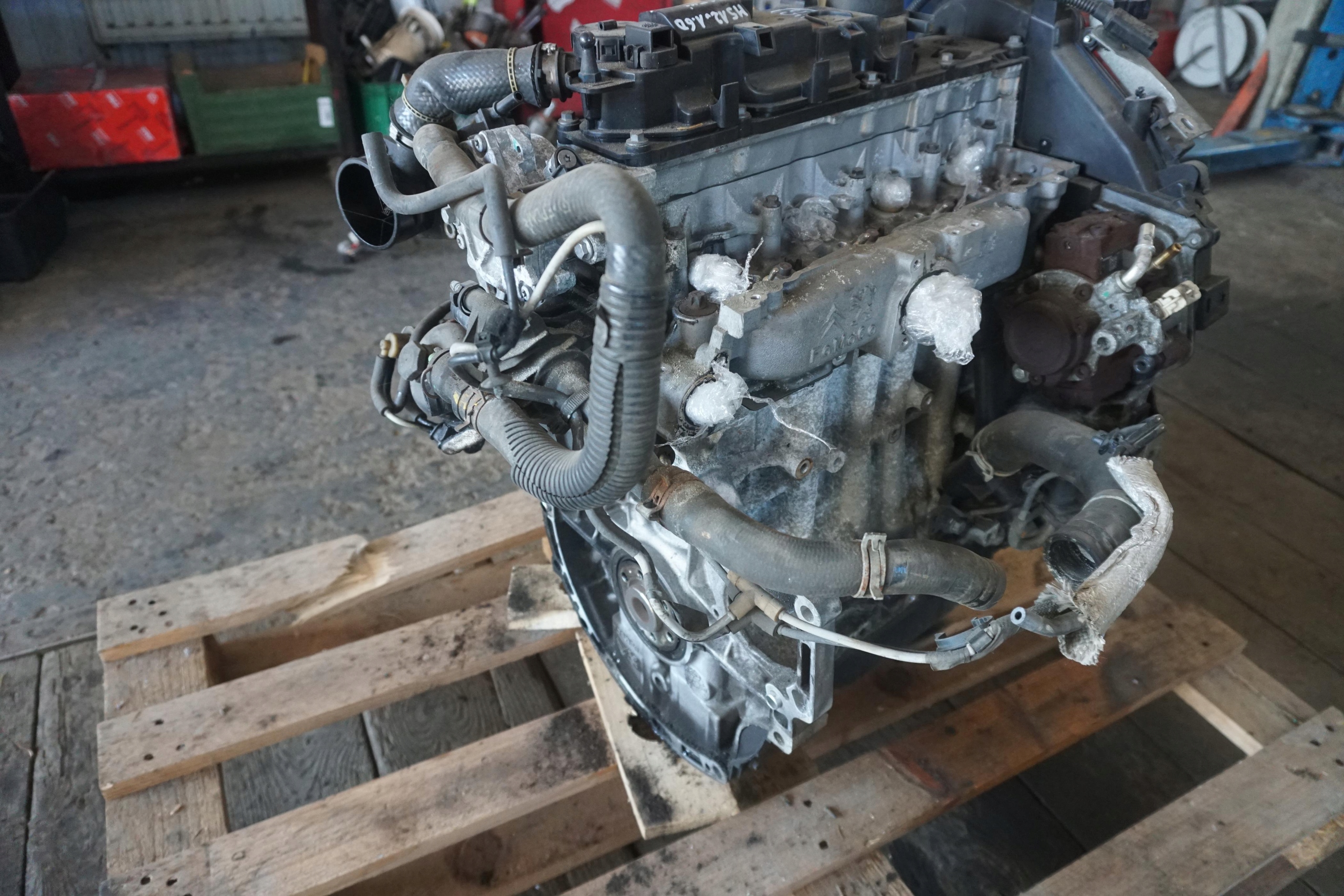 Moteur 9HC (DV6C) — vue 1