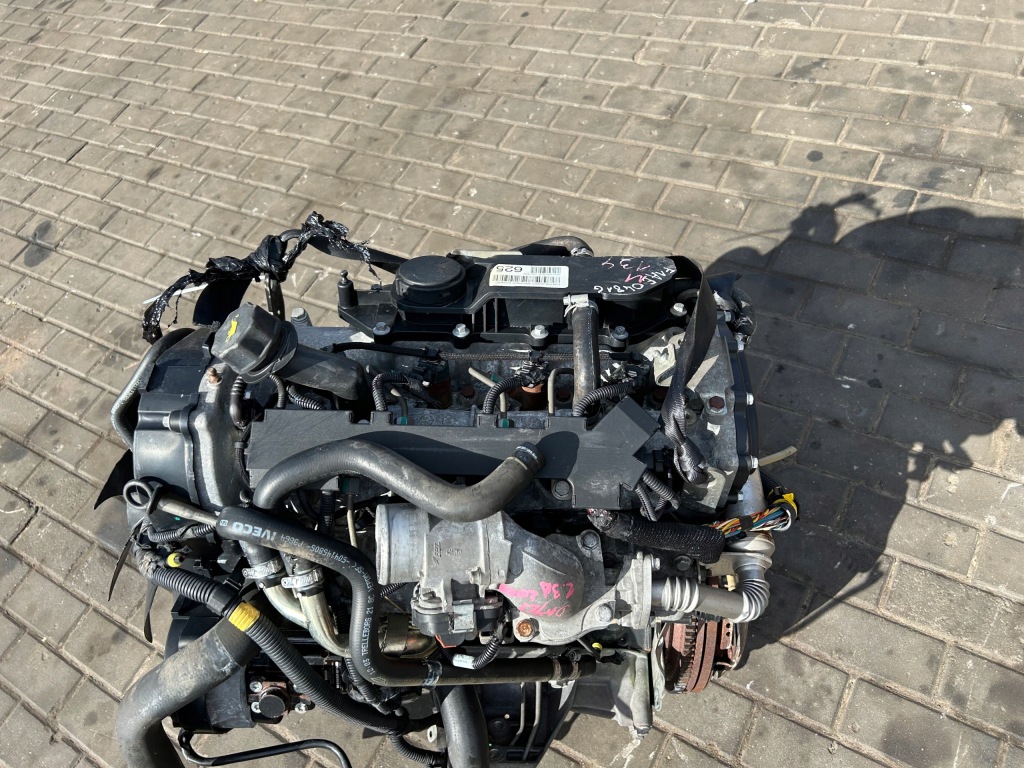 Moteur F1AE0481G — vue 3