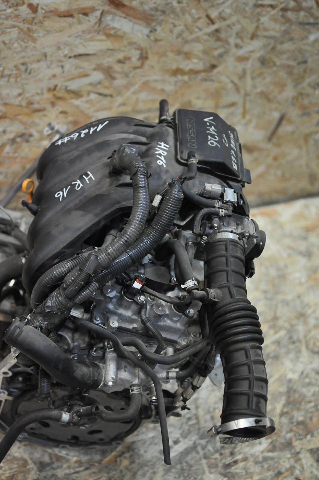 Moteur HR16DE — vue 2