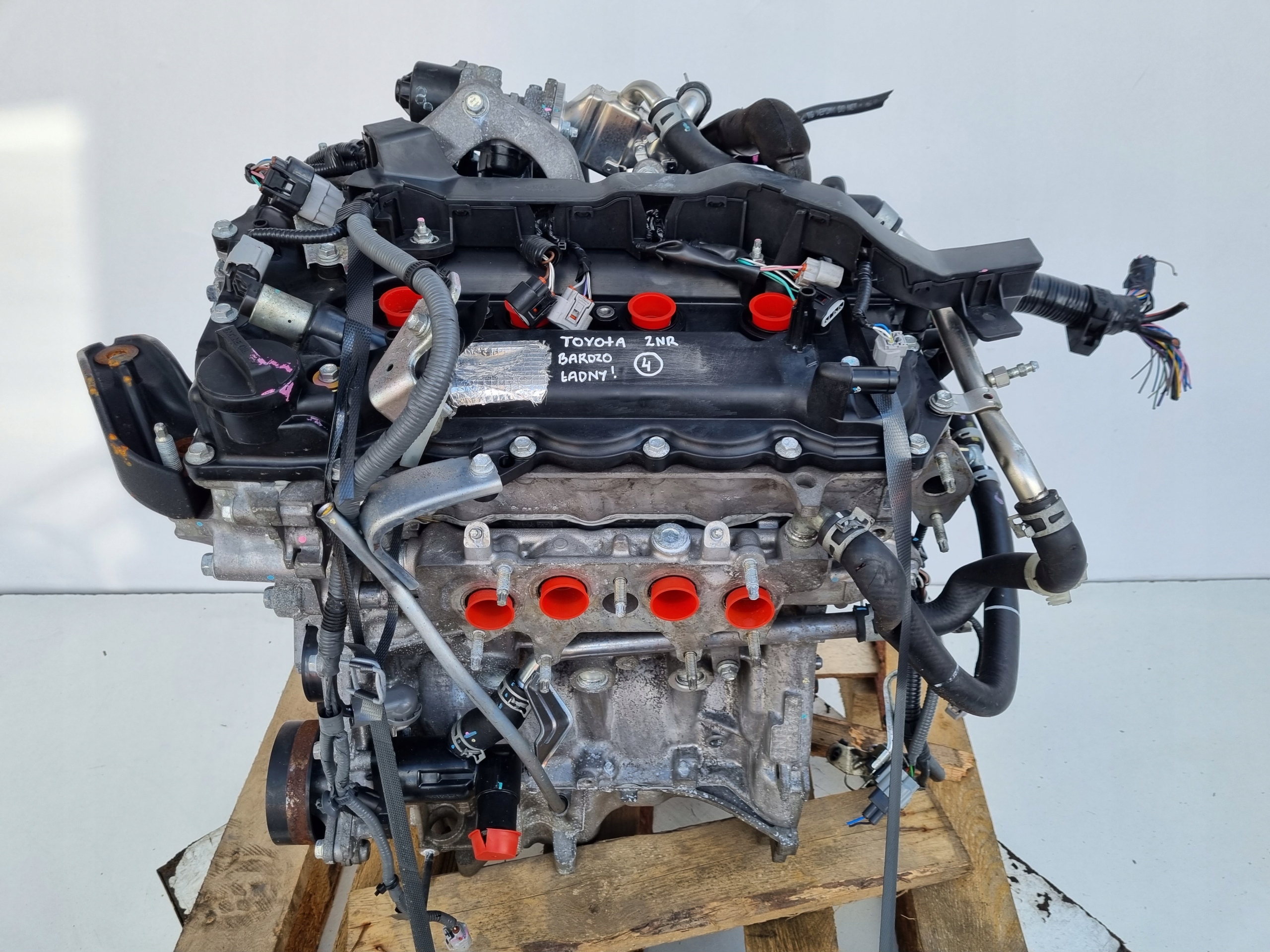 Moteur 2NR-FKE — vue 1
