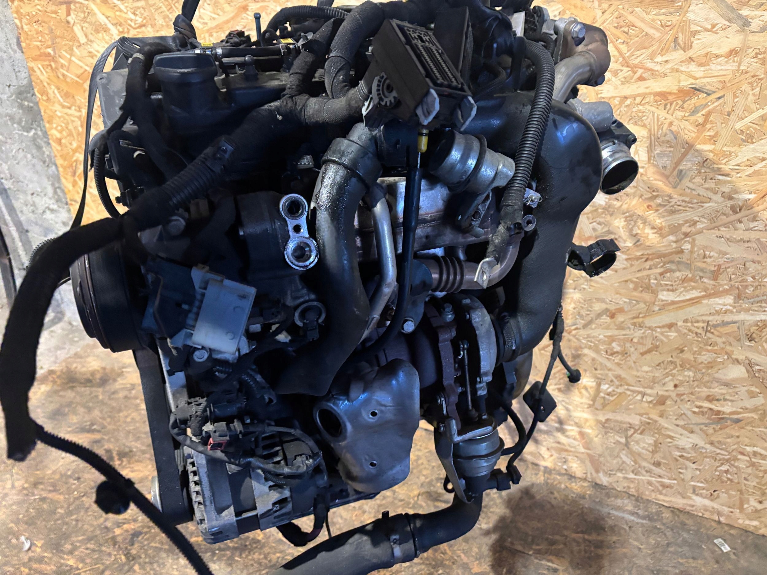 Moteur A 17 DTS — vue 1