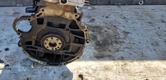 Moteur D4EB — vue 4
