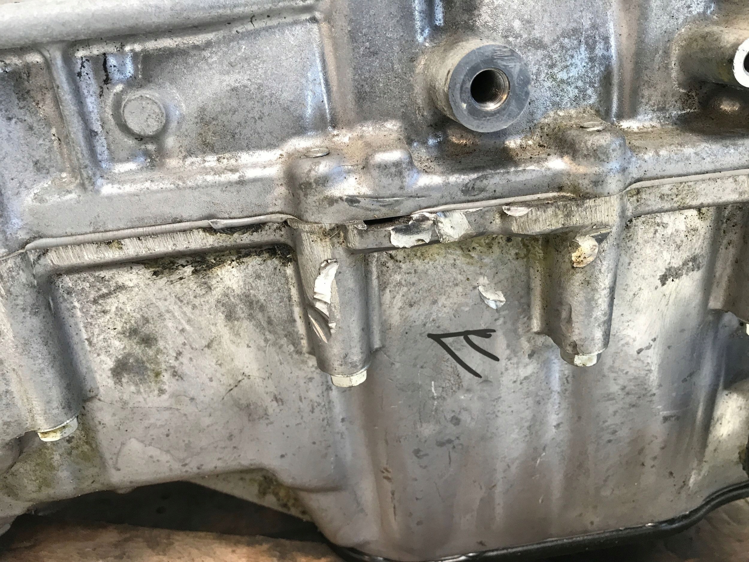 Moteur 2ZR-FXE — vue 3