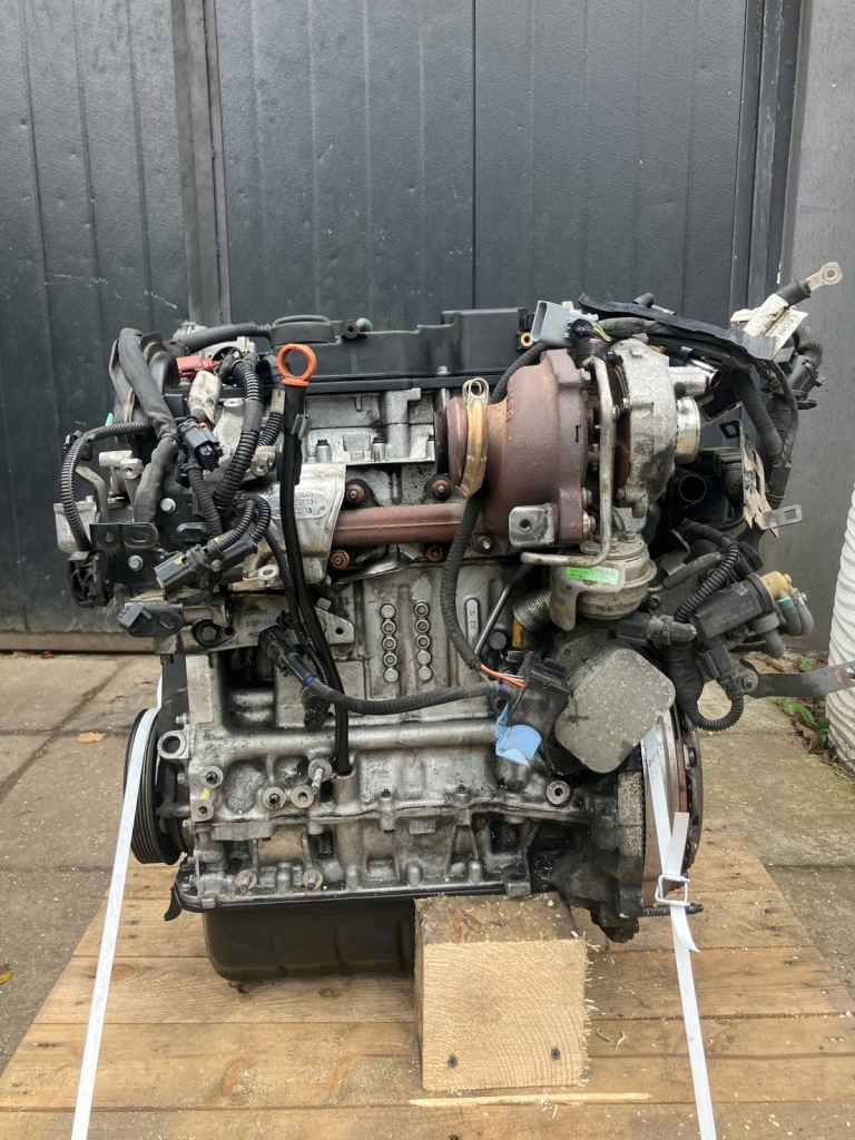 Moteur 9HC (DV6C) — vue 1