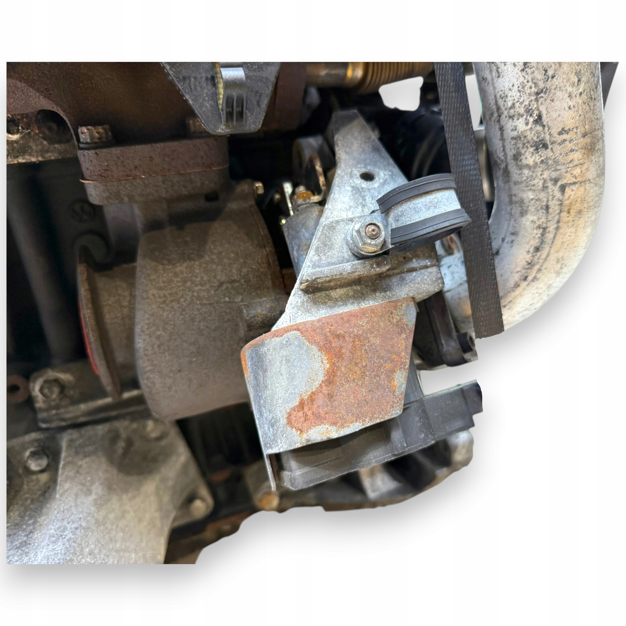 Moteur M47 D20 (204D4) — vue 11