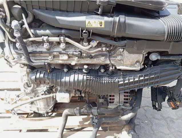Moteur M 177.980 — vue 4