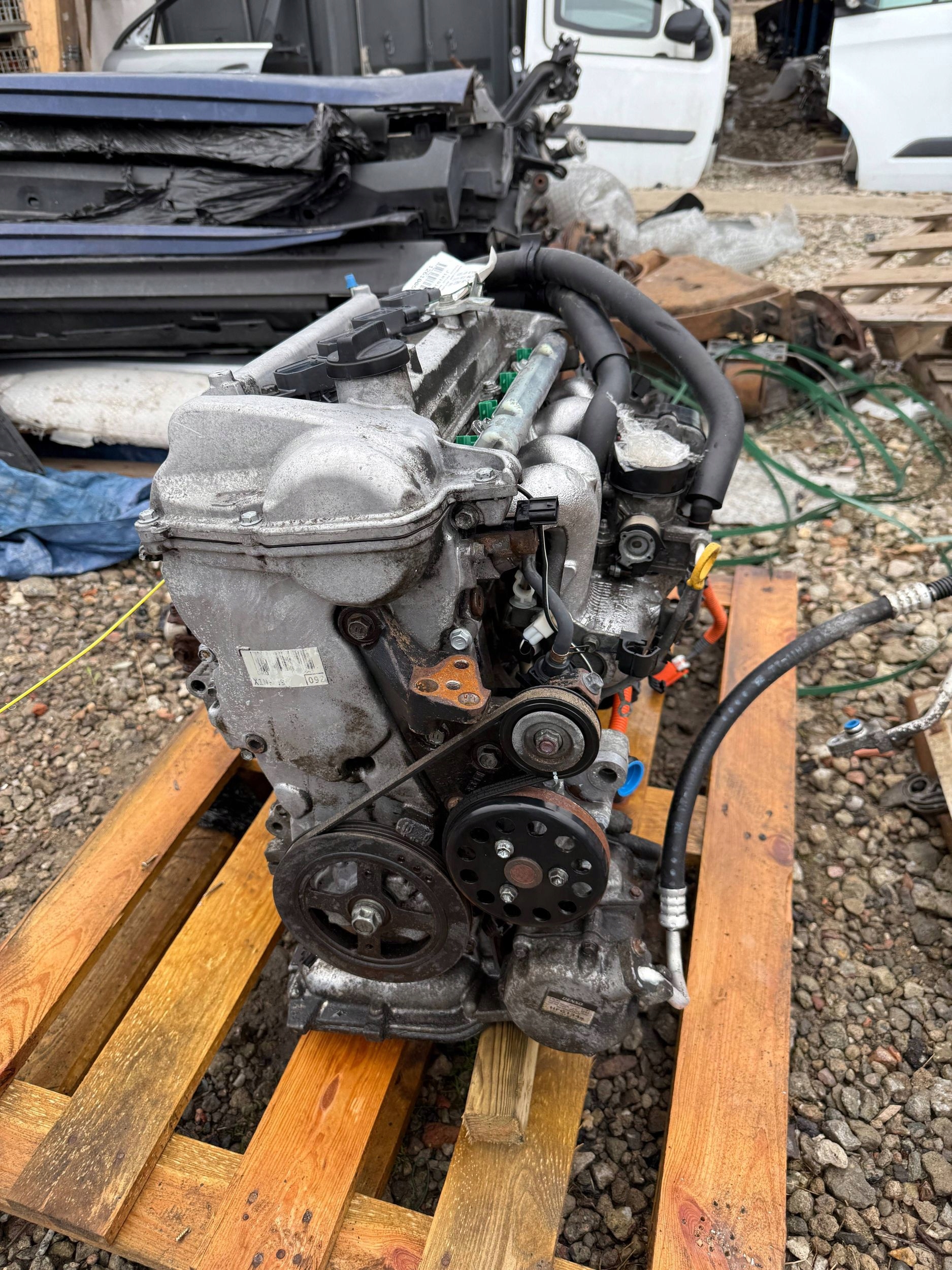 Moteur 1NZ-FXE — vue 3