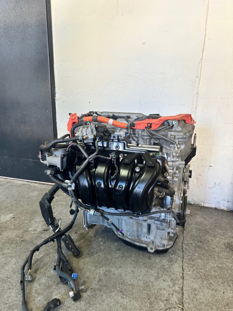 Moteur 2AR-FXE — vue 1