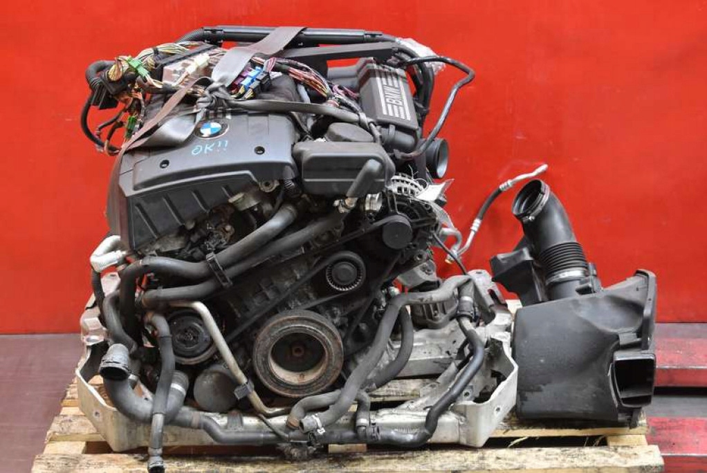 Moteur N53 B30 A — vue 1