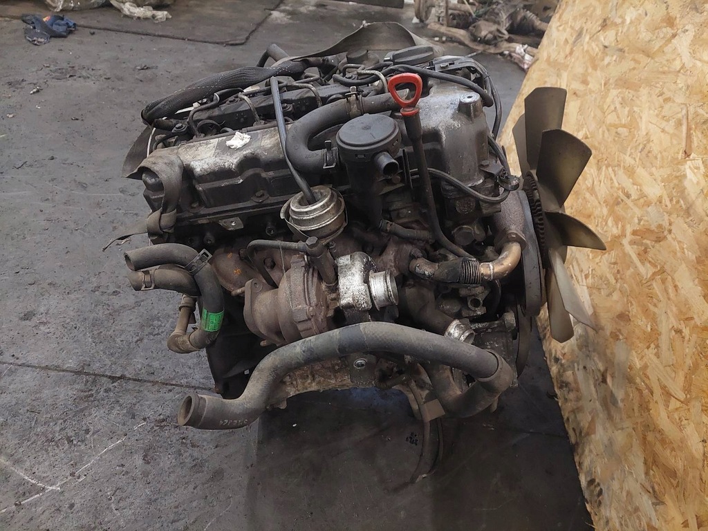 Moteur D20DT — vue 1