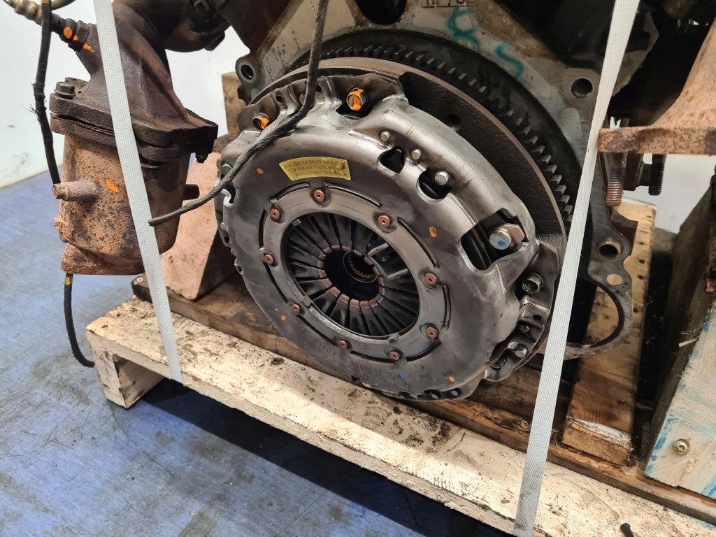 Moteur G6CU — vue 8