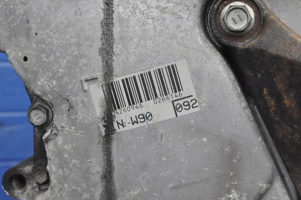 Moteur 1NZ-FXE — vue 2