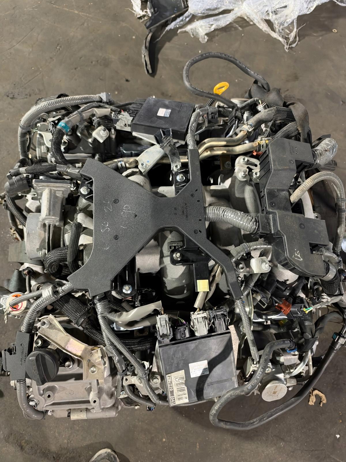 Moteur 2UR-GSE - Image 3