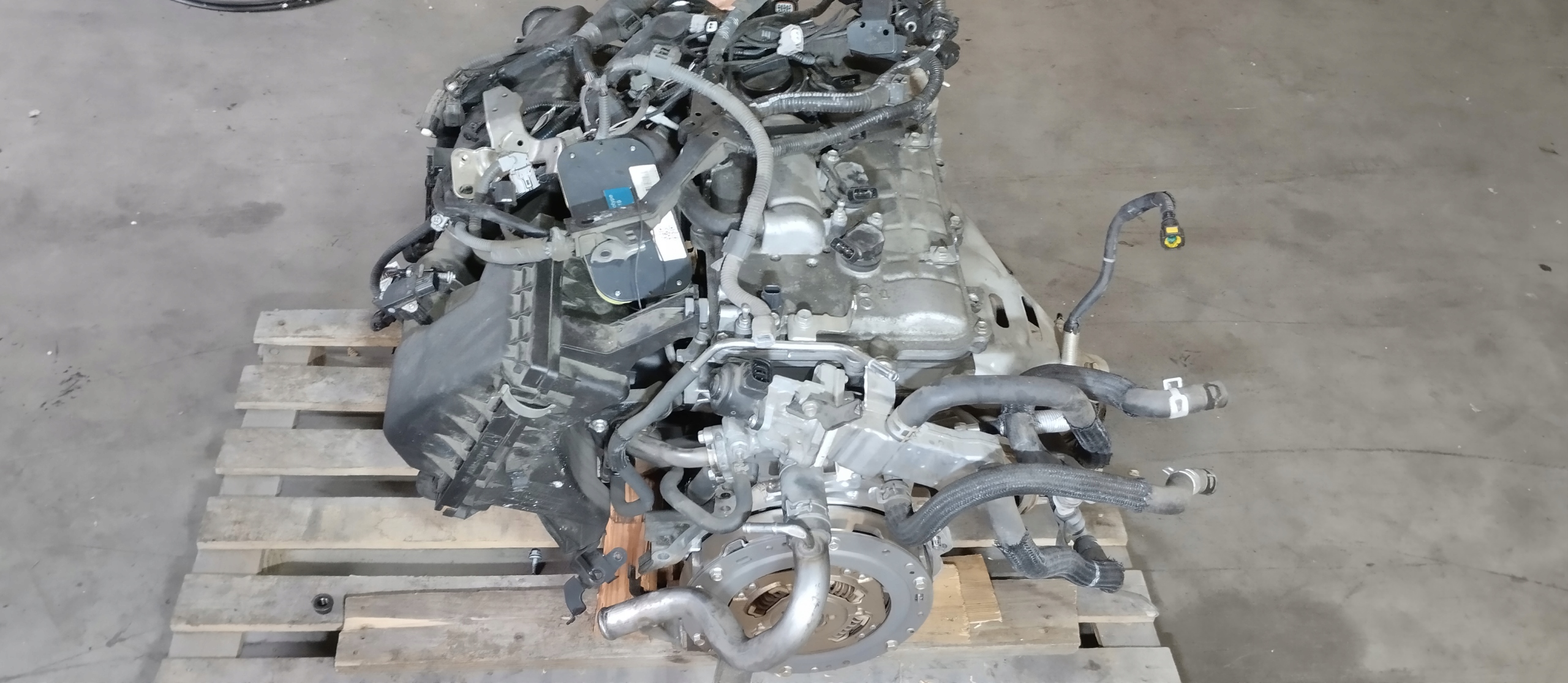 Moteur 2ZR-FXE — vue 2