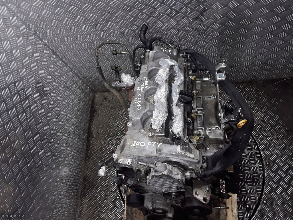 Moteur 2AD-FTV — vue 1