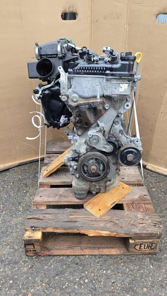 Moteur 1NR-FE — vue 1