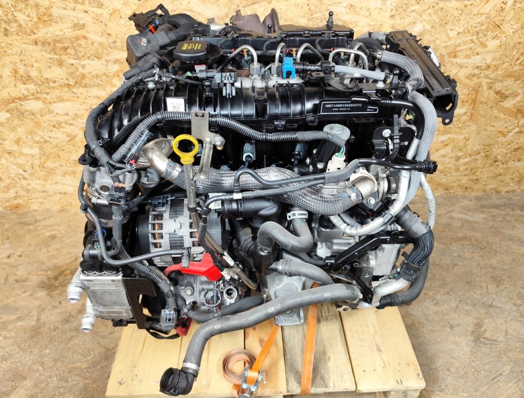 Moteur 204DTD(AJ20D4) — vue 1