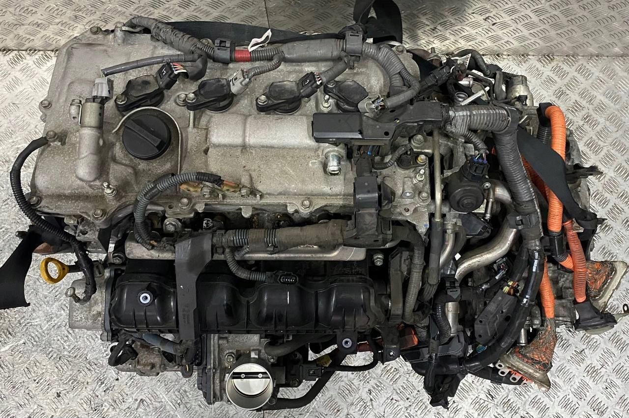 Moteur 2ZR-FXE — vue 1