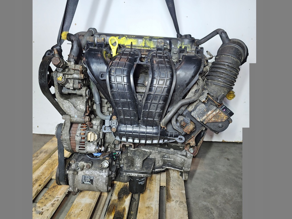 Moteur 4B10 — vue 1