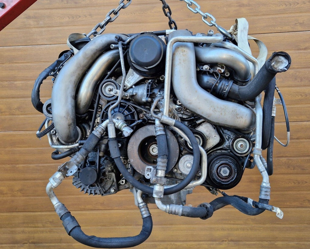 Moteur M 157.982 — vue 1