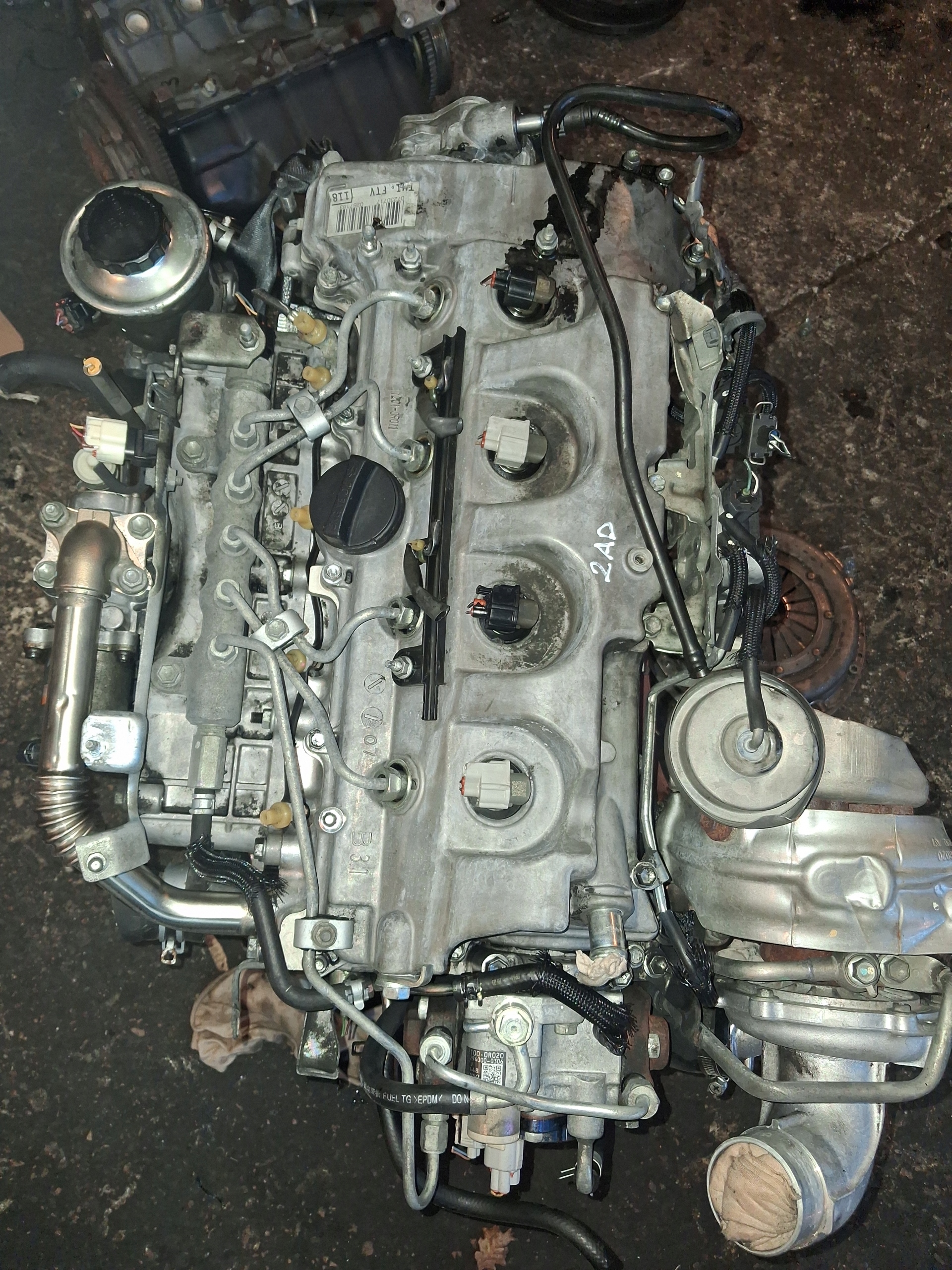 Moteur 2AD-FHV — vue 1