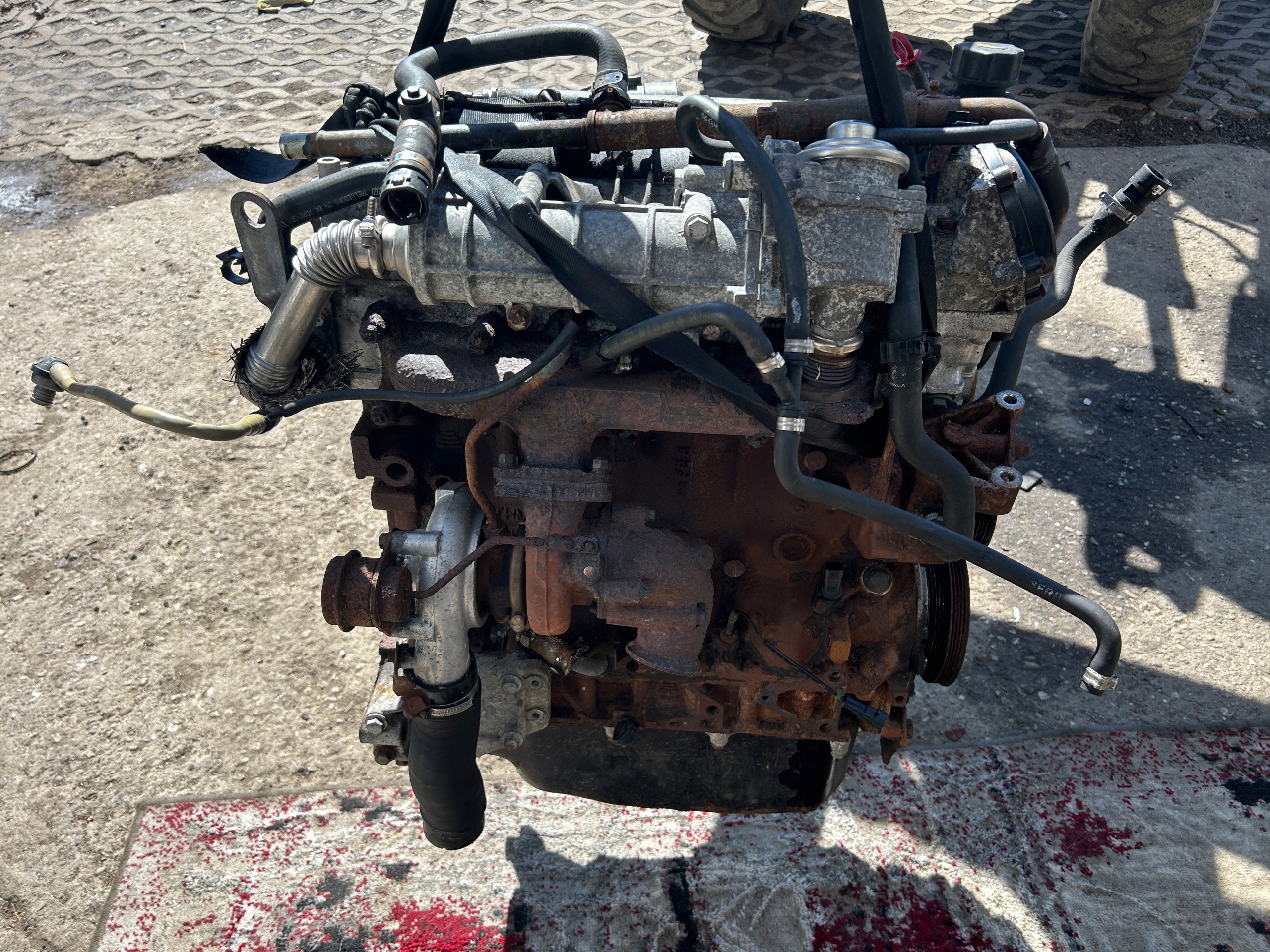 Moteur F1CE0481D — vue 1