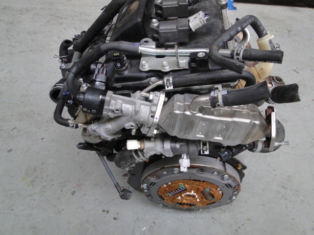 Moteur 2ZR-FXE — vue 5