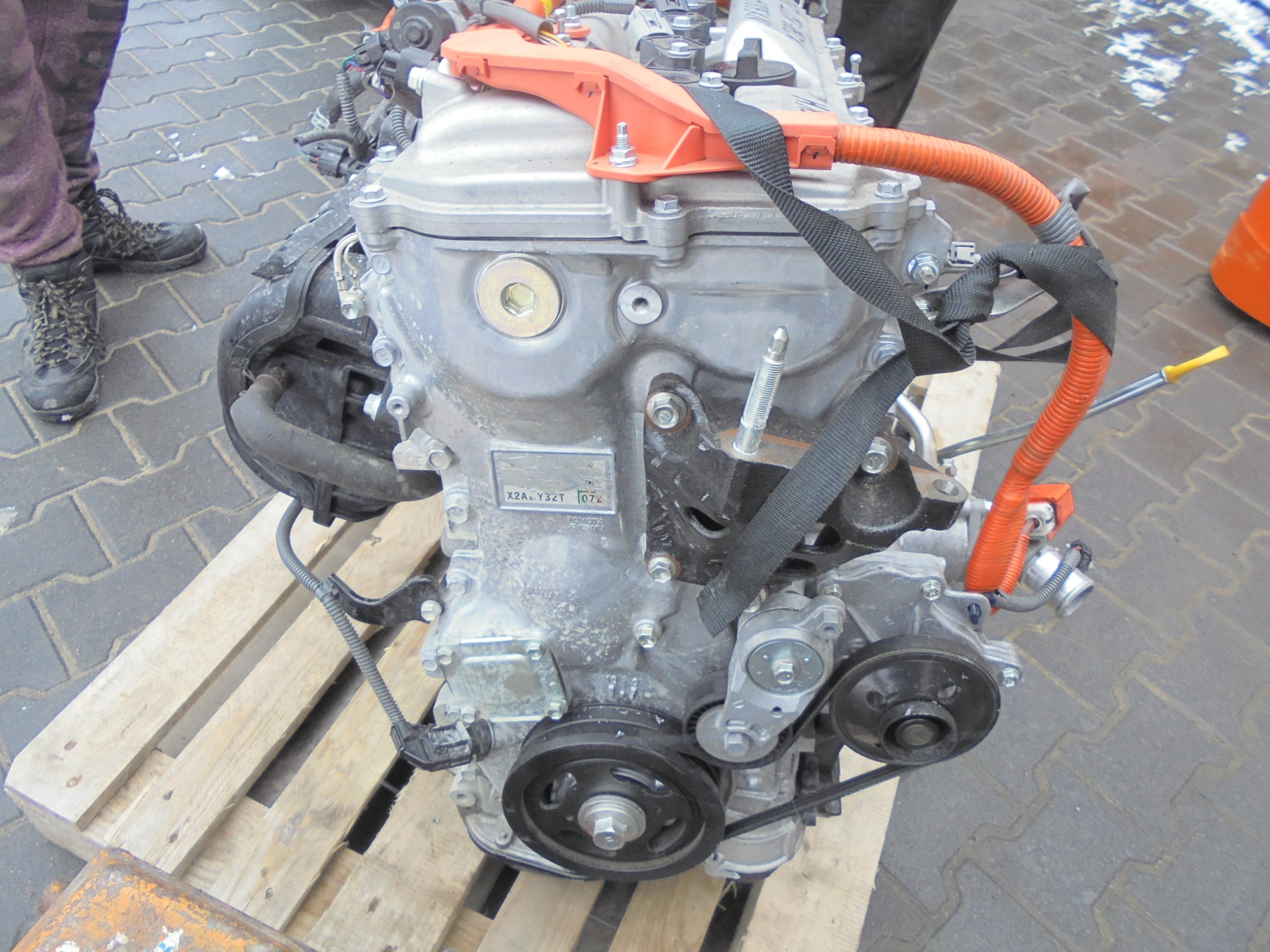 Moteur 2AR-FXE — vue 3