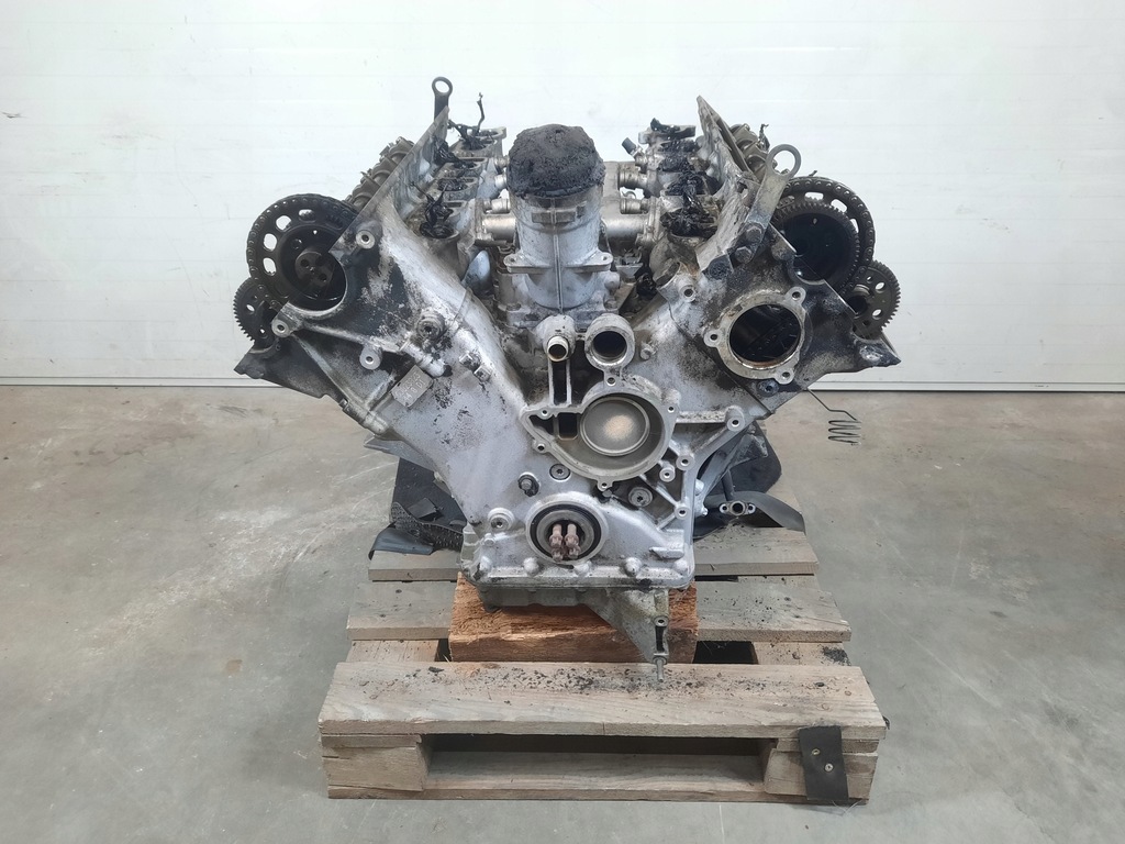 Moteur M67 D44 (448D1) — vue 1