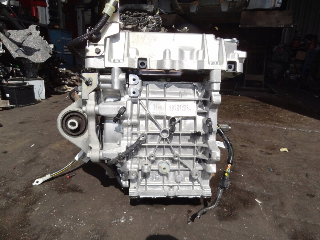 Moteur 6AM 402 — vue 1
