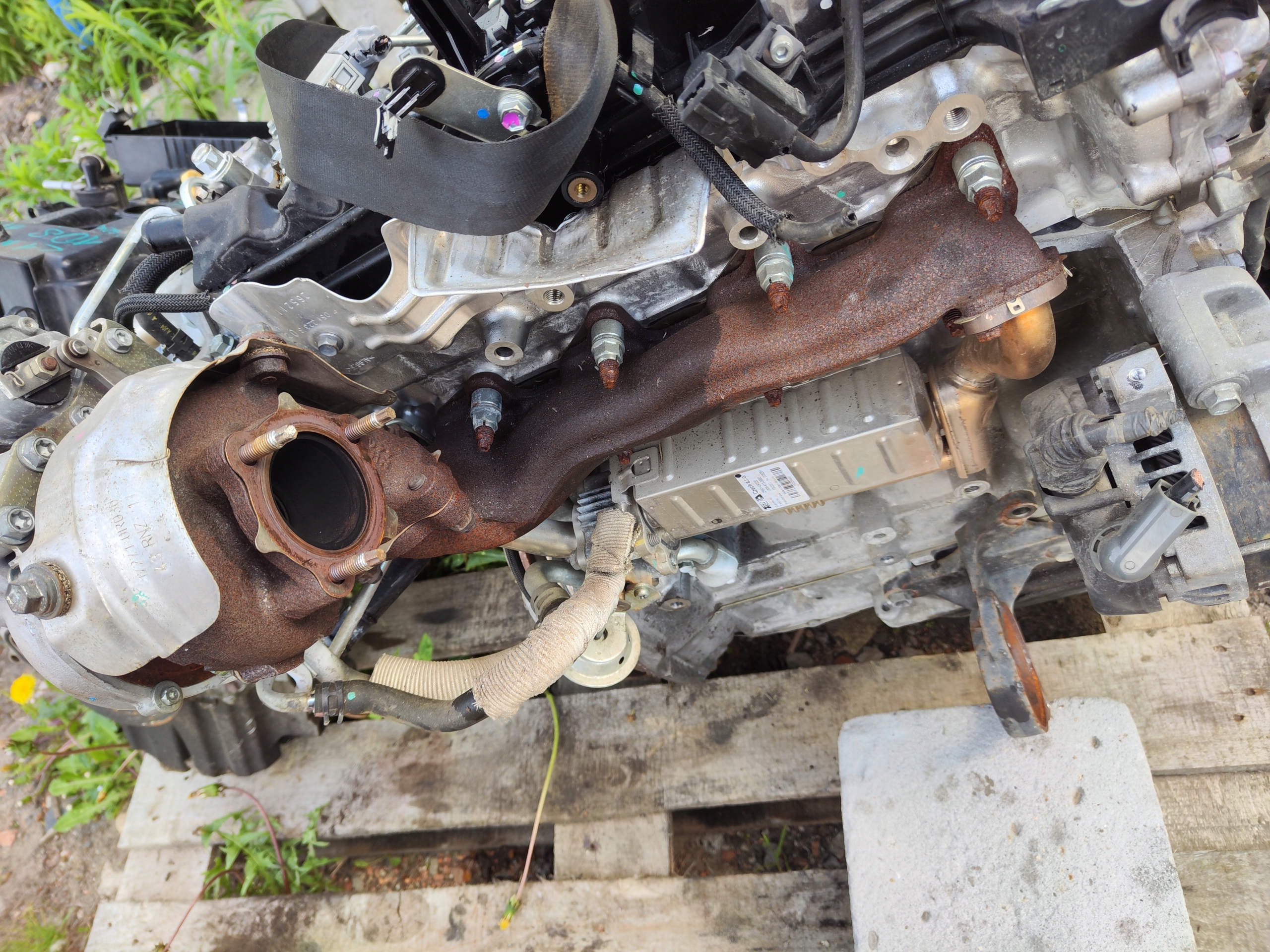 Moteur 1AD-FTV — vue 4