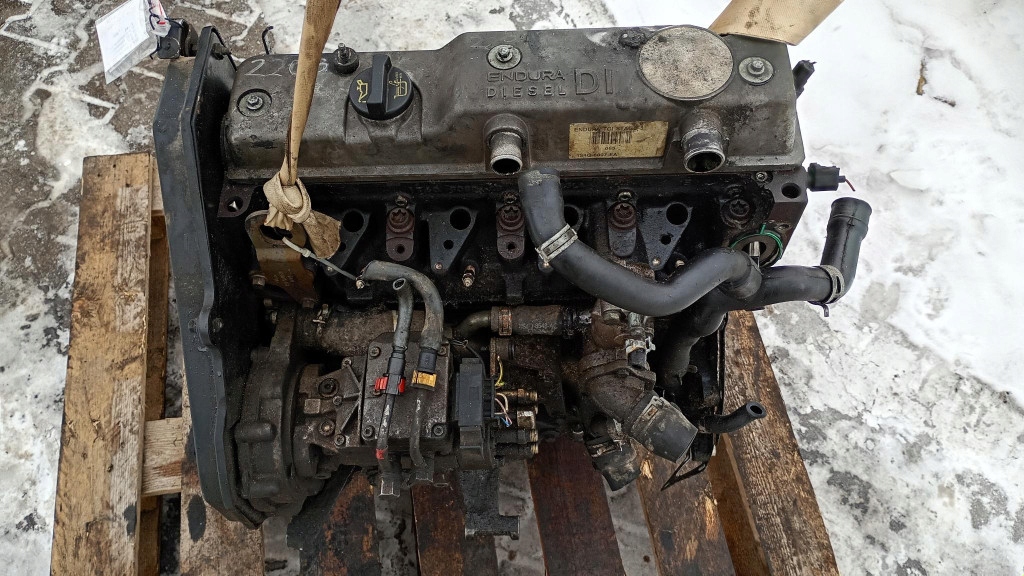 Moteur C9DB — vue 1