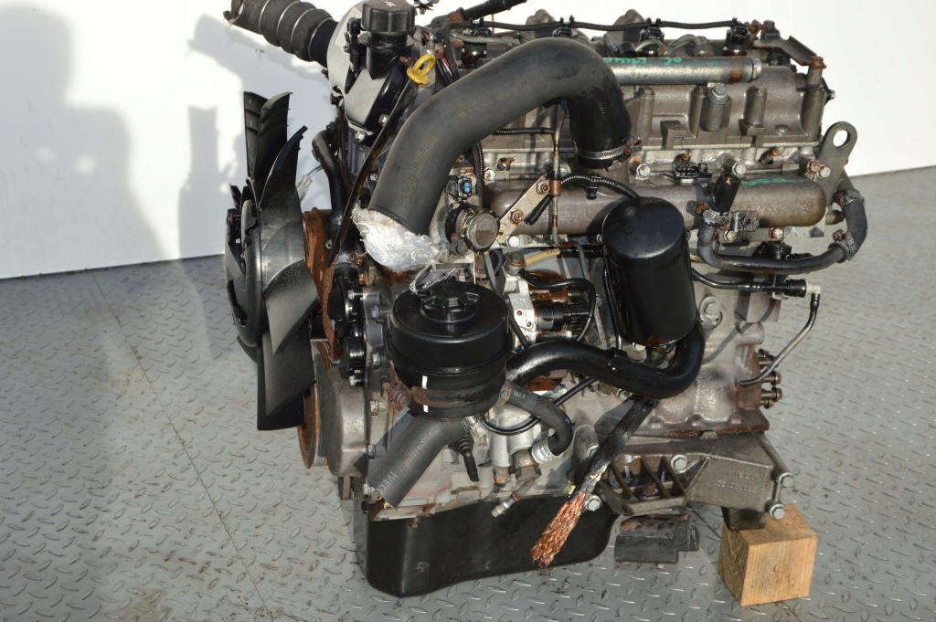 Moteur F1CE0481B — vue 1