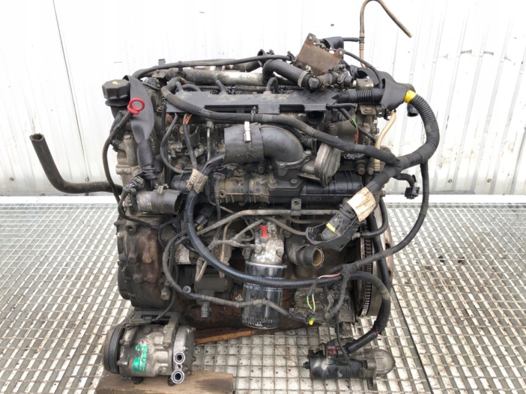 Moteur F1CE0481D (F30DT) — vue 1