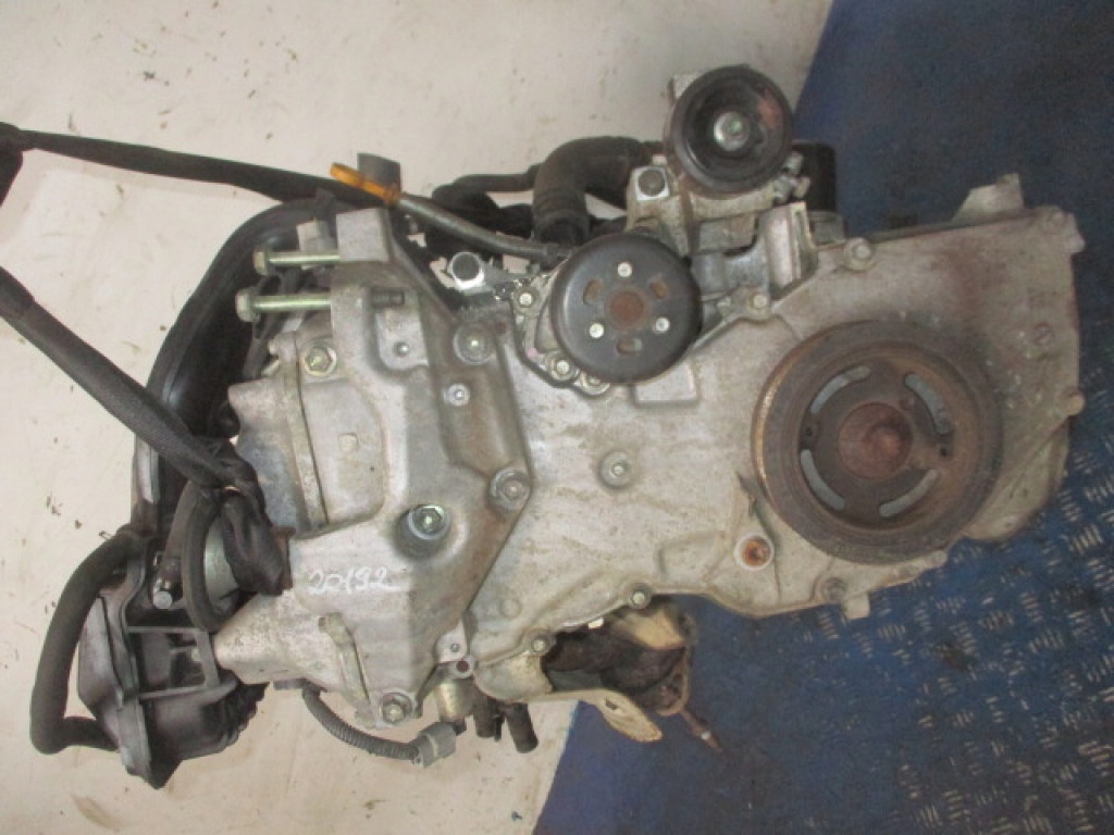 Moteur HR16DE — vue 3