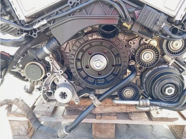 Moteur M 177.980 — vue 3