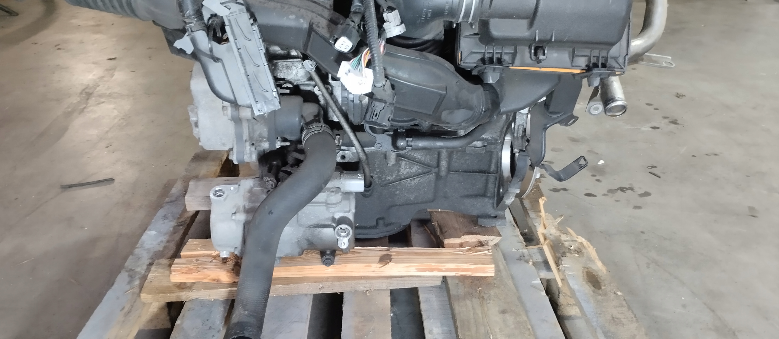 Moteur 2ZR-FXE — vue 3